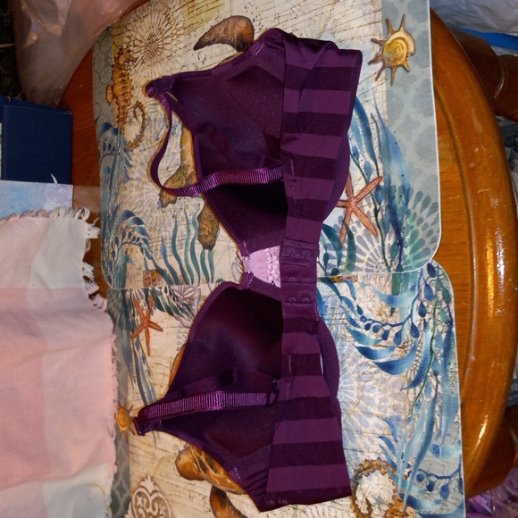 Lilly of France 1" padded deep plunge push-up - Picture 3 of 5